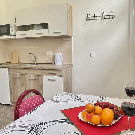 Sutomarina Apartments 수토모레 외부 사진